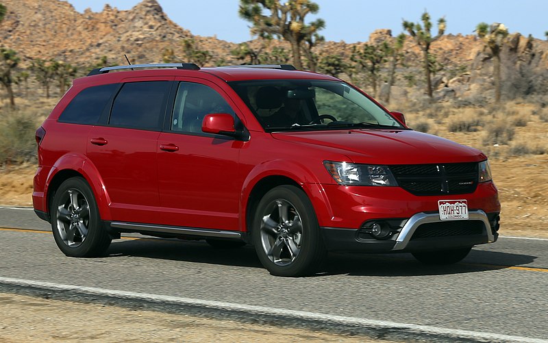 2017_Dodge_Journey_Crossroad_(Joshua_Tree) (1).jpg